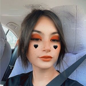 Meet your Posher, Dawnella